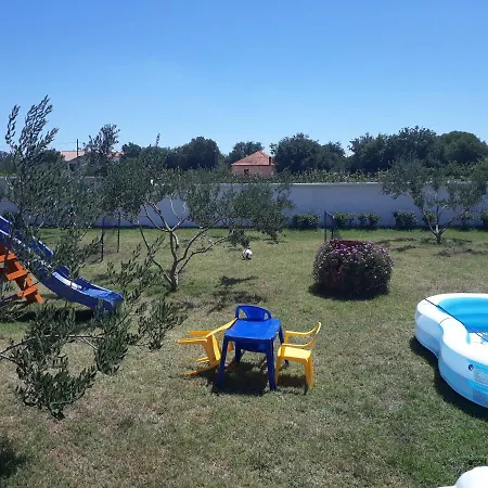 Vila Leonardo Villa *
