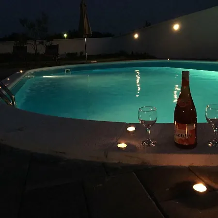 Vila Leonardo Villa *