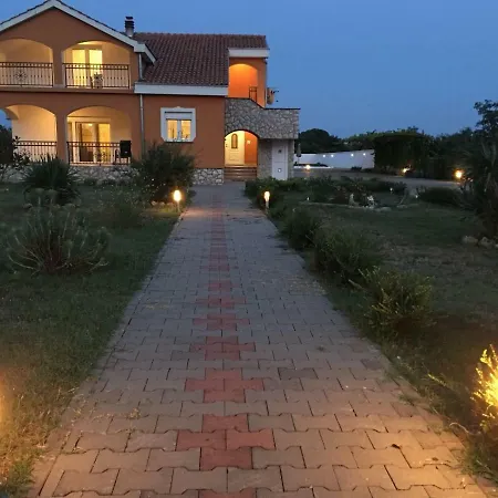 Vila Leonardo Galovac (Zadar)